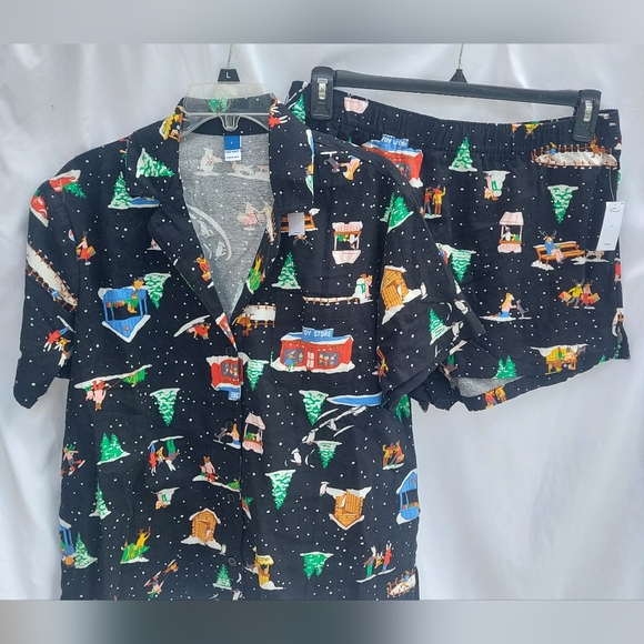 Old Navy Flannel PJ Set, Short Sleeve/Shorts, Large Black Winter Scene - Picture 1 of 6